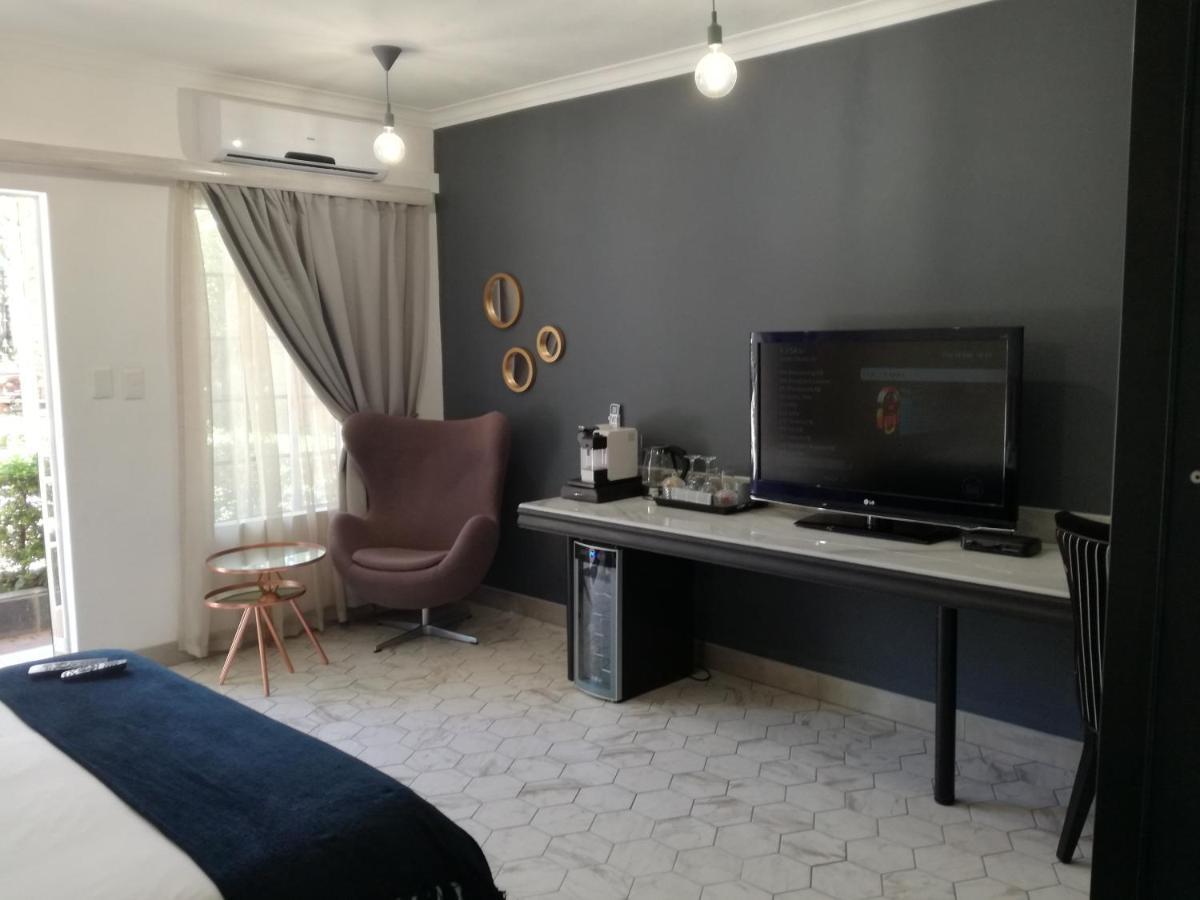 Bri-Shel Manor B&B Хайделберг Екстериор снимка